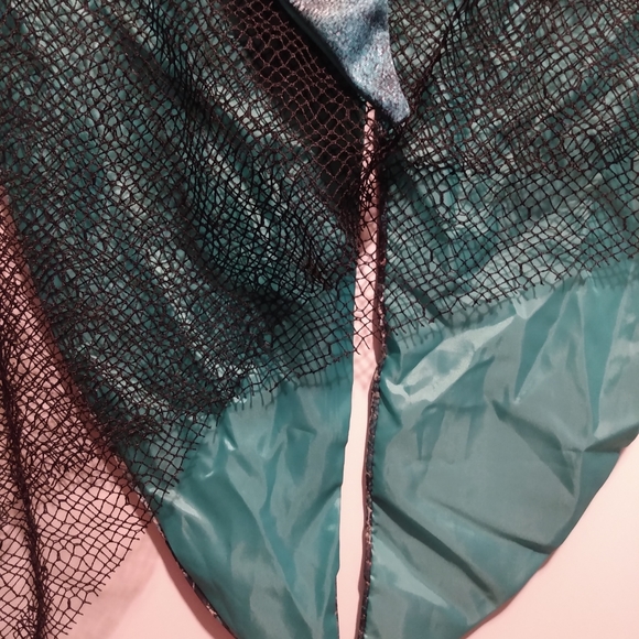 GUC Disney Descendants(?) Costume 4-6x kids - Picture 9 of 12